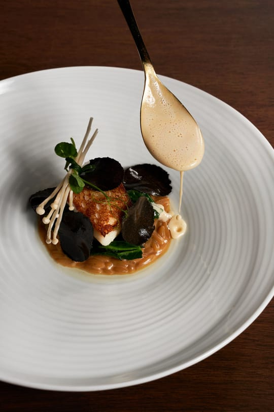 Risotto met enoki en paddenstoelen